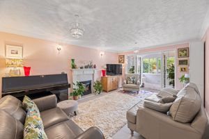 Lounge- click for photo gallery